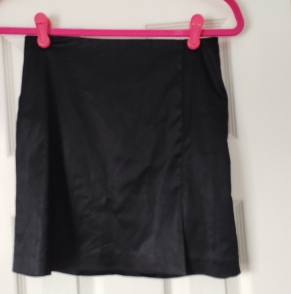 Sunday Best Black Women's Mini Skirt 2 - Picture 2 of 10